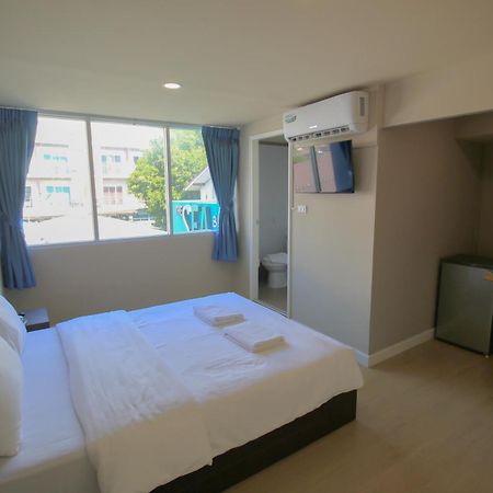 The Sea Bangsaen Hotel Bagian luar foto
