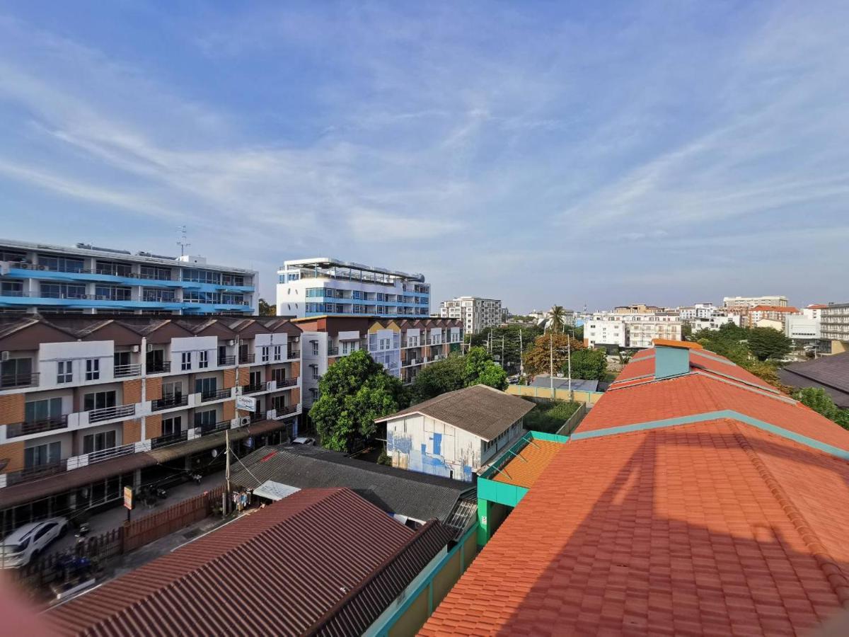 The Sea Bangsaen Hotel Bagian luar foto