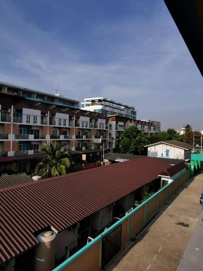The Sea Bangsaen Hotel Bagian luar foto