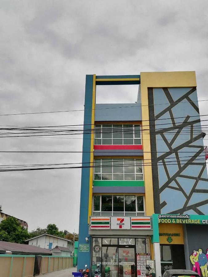 The Sea Bangsaen Hotel Bagian luar foto