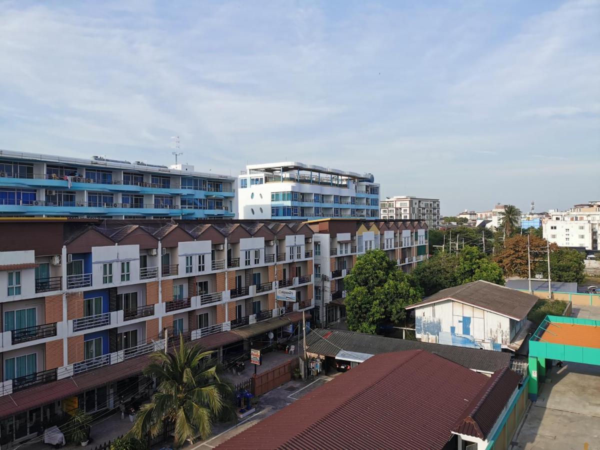 The Sea Bangsaen Hotel Bagian luar foto