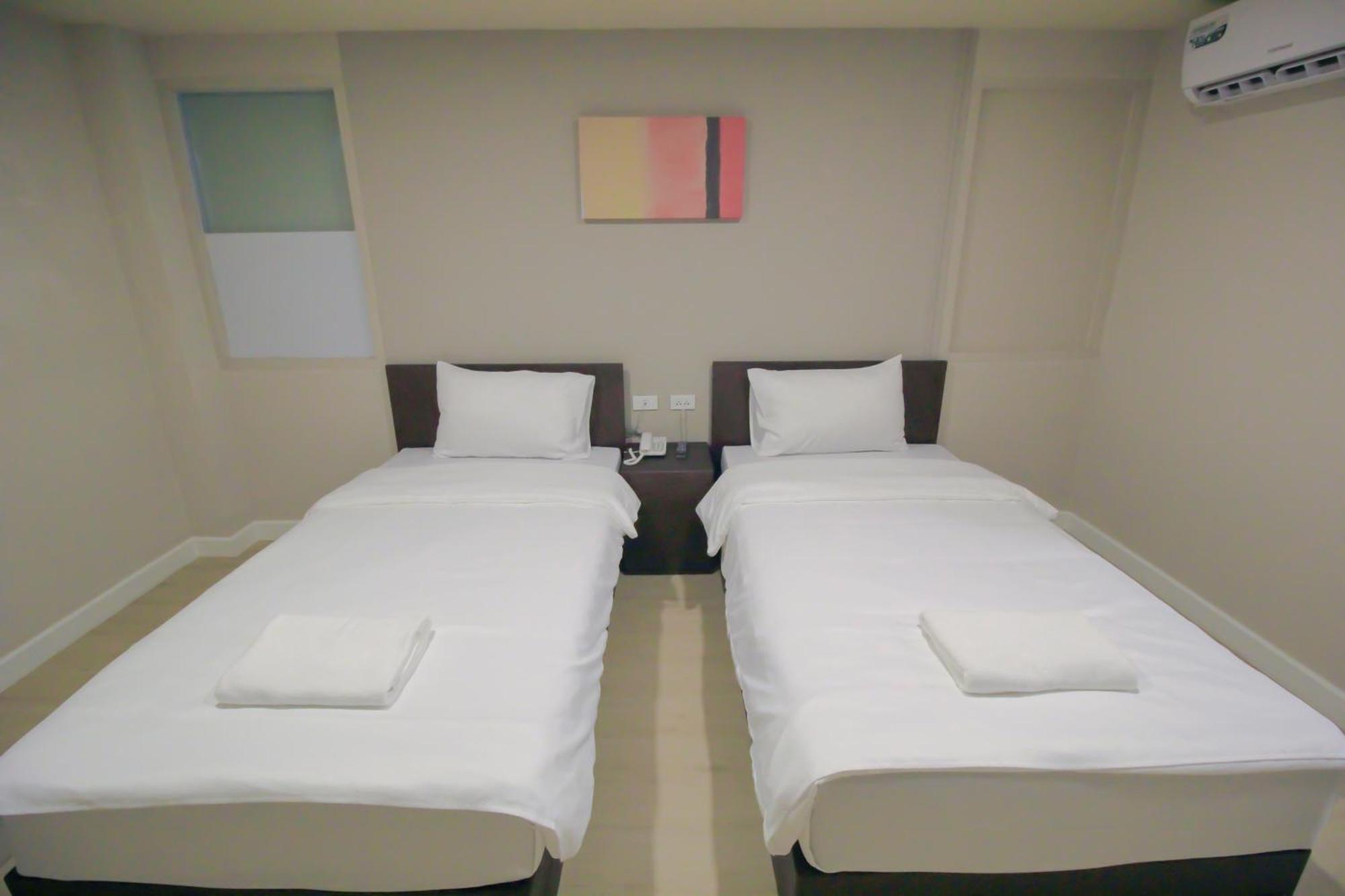 The Sea Bangsaen Hotel Bagian luar foto