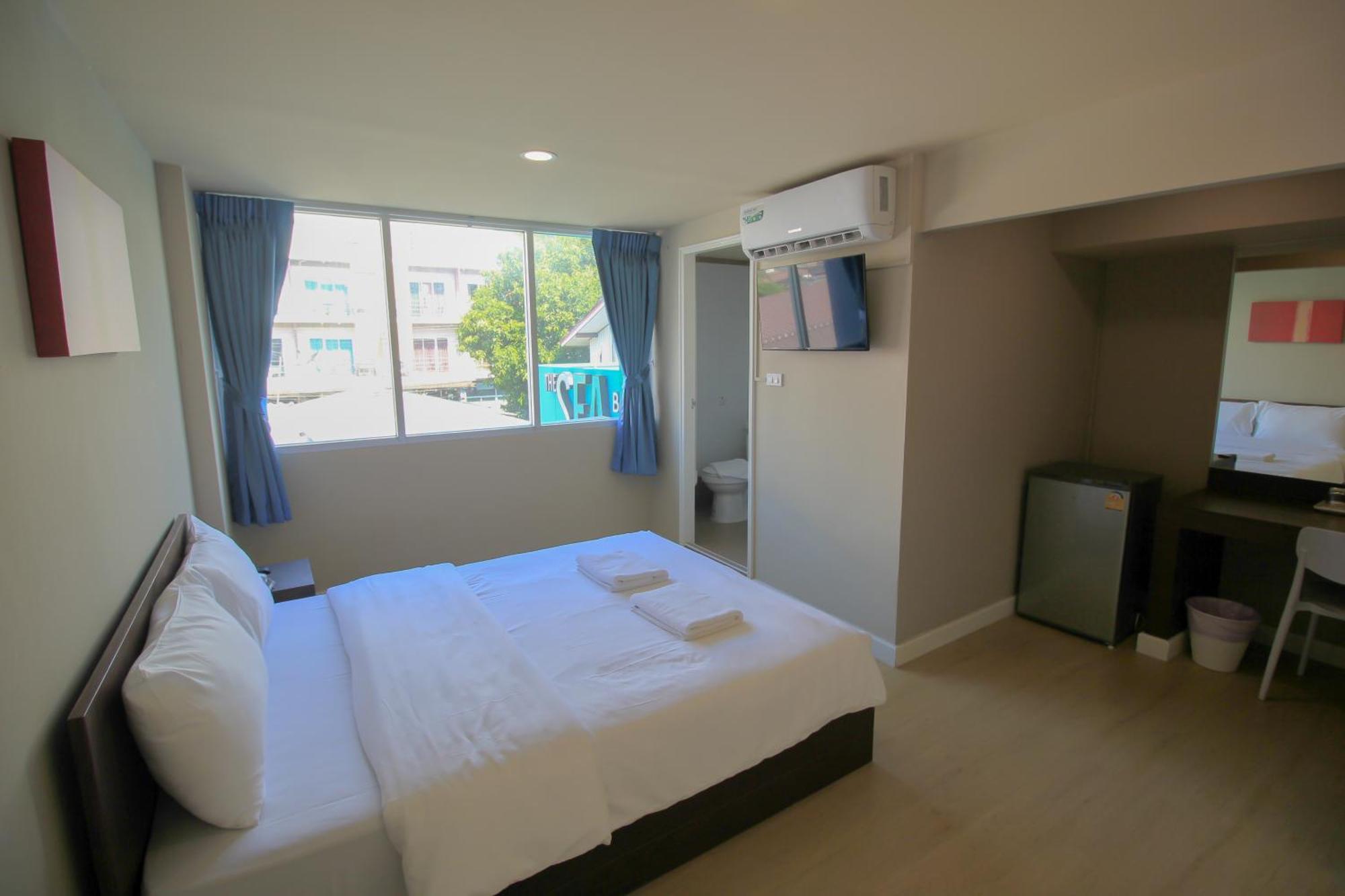 The Sea Bangsaen Hotel Bagian luar foto