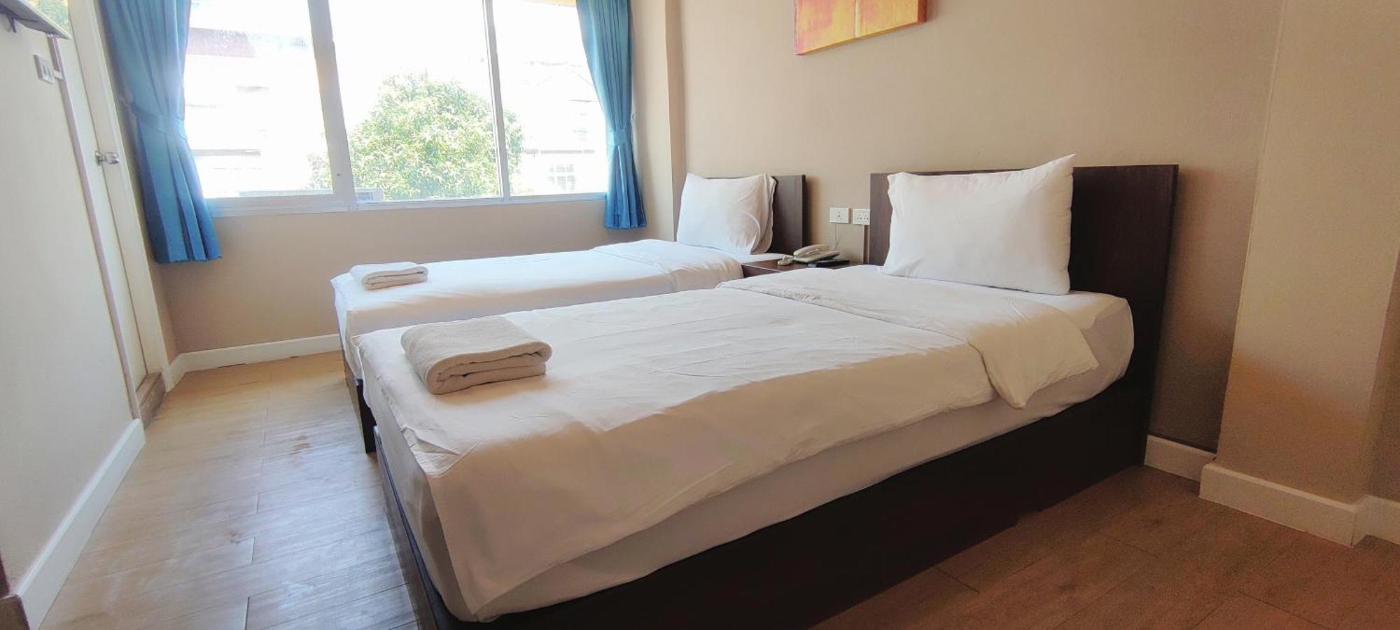 The Sea Bangsaen Hotel Bagian luar foto
